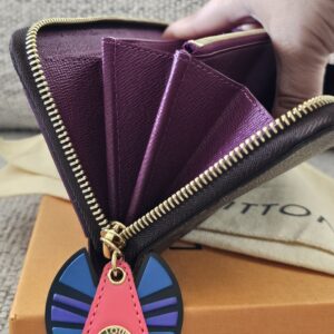 Totem Zippy Wallet - Image 12