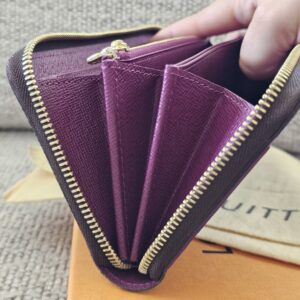 Totem Zippy Wallet - Image 13