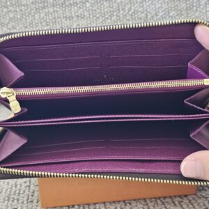 Totem Zippy Wallet - Image 14