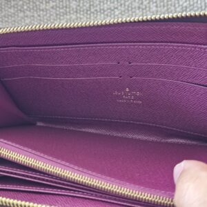 Totem Zippy Wallet - Image 15