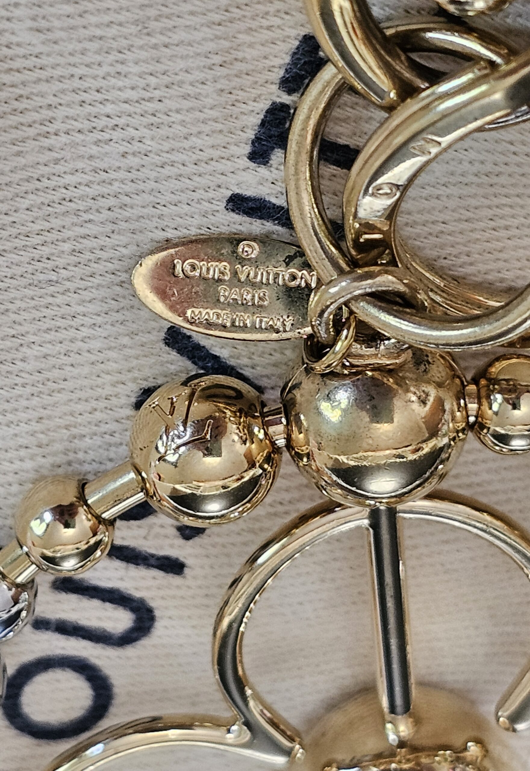 Pearly Bag Charm - Image 12