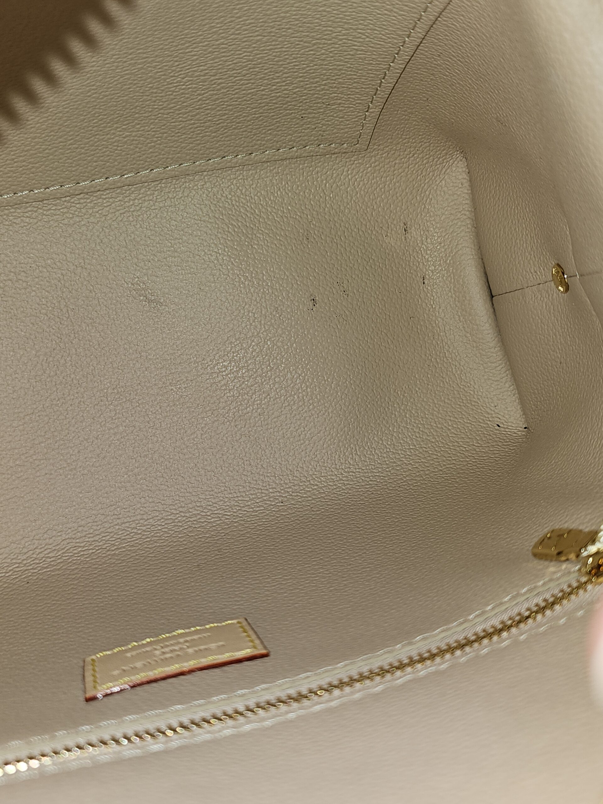 Cosmetic Pouch GM - Image 14