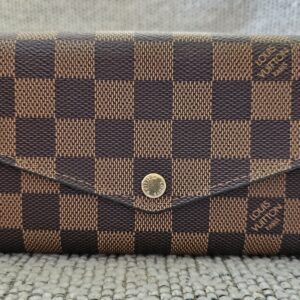 Sarah Damier Ebene Wallet