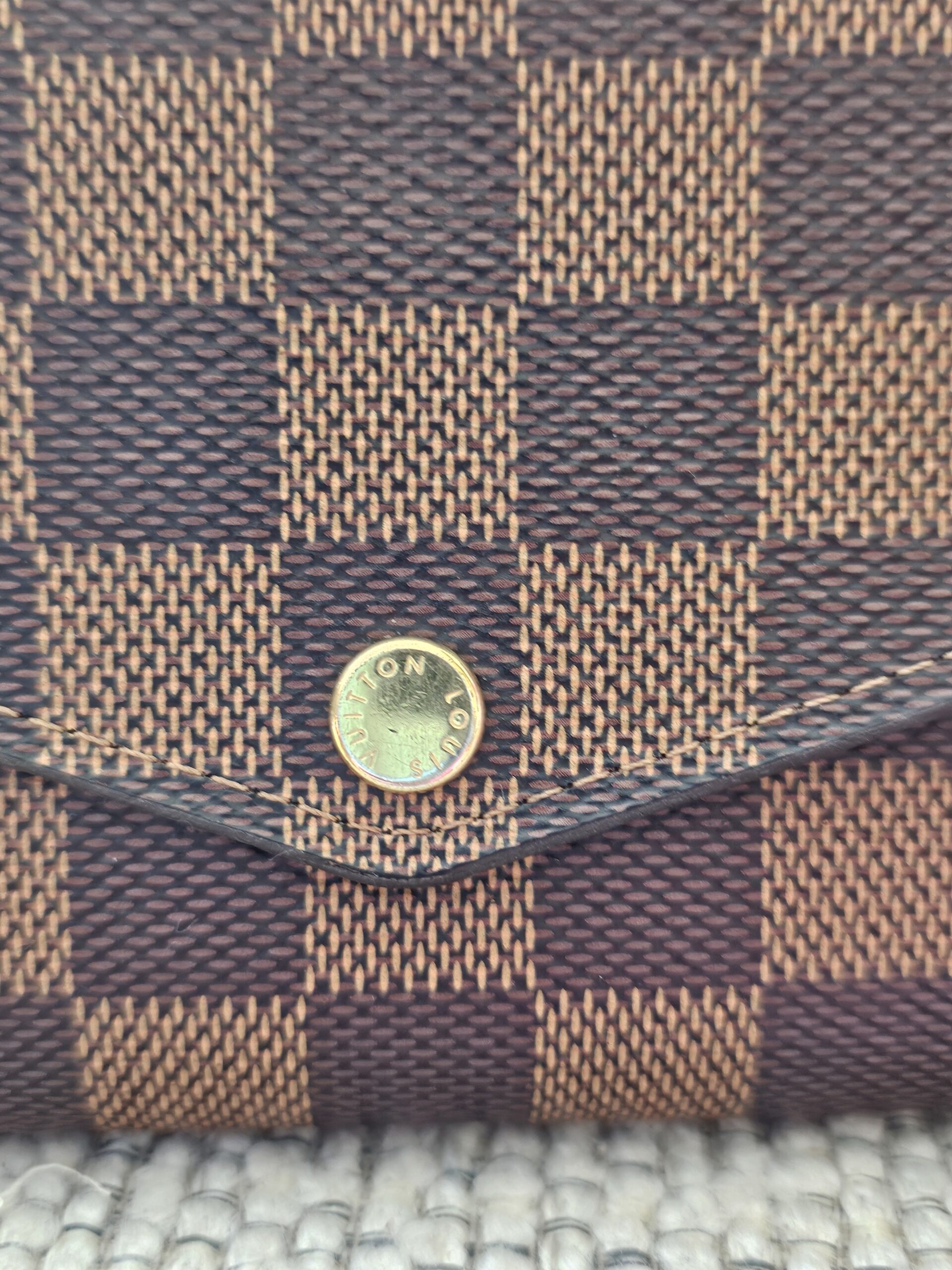Sarah Damier Ebene Wallet - Image 7