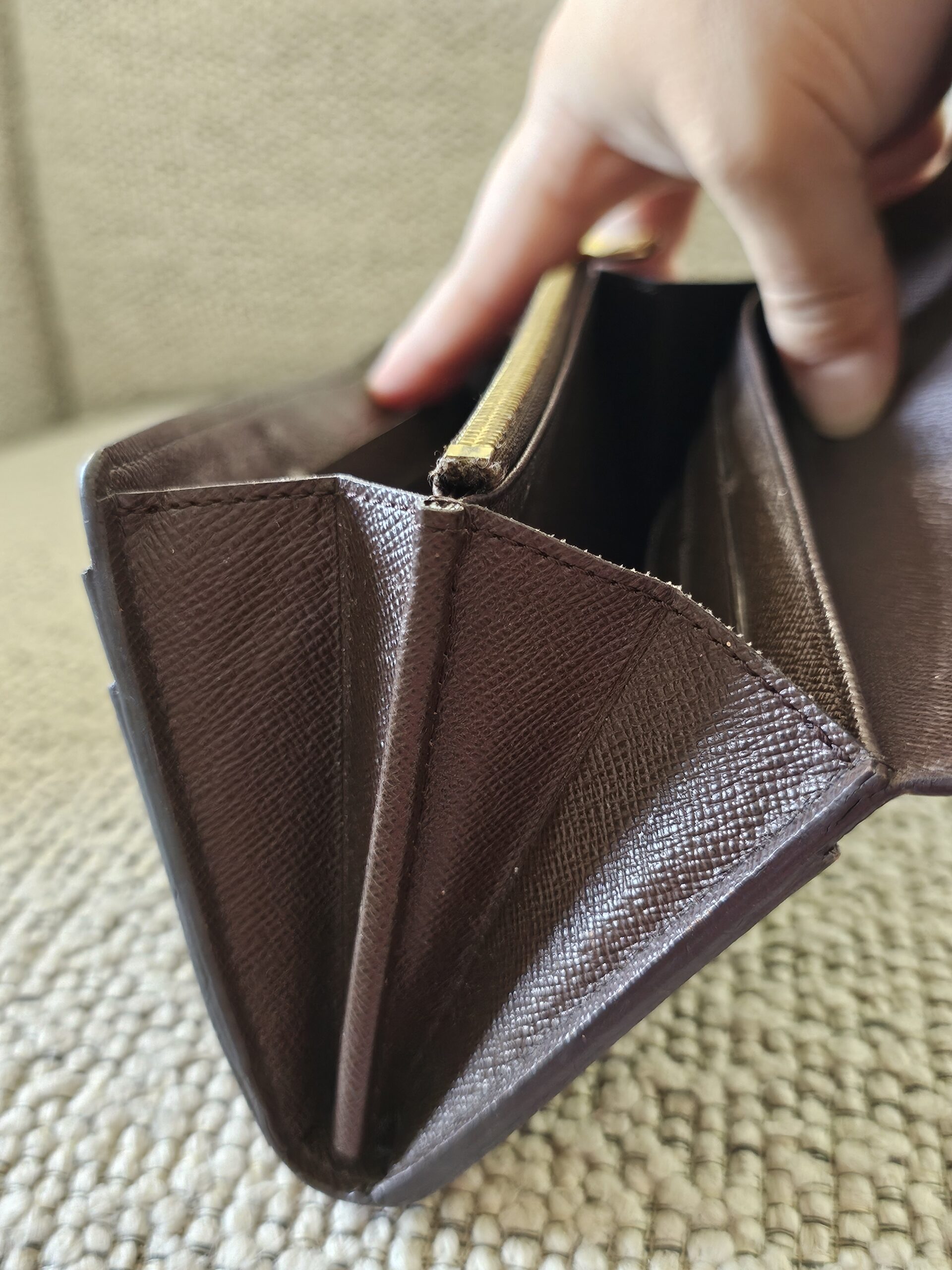 Sarah Damier Ebene Wallet - Image 13