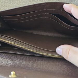 Sarah Damier Ebene Wallet - Image 20