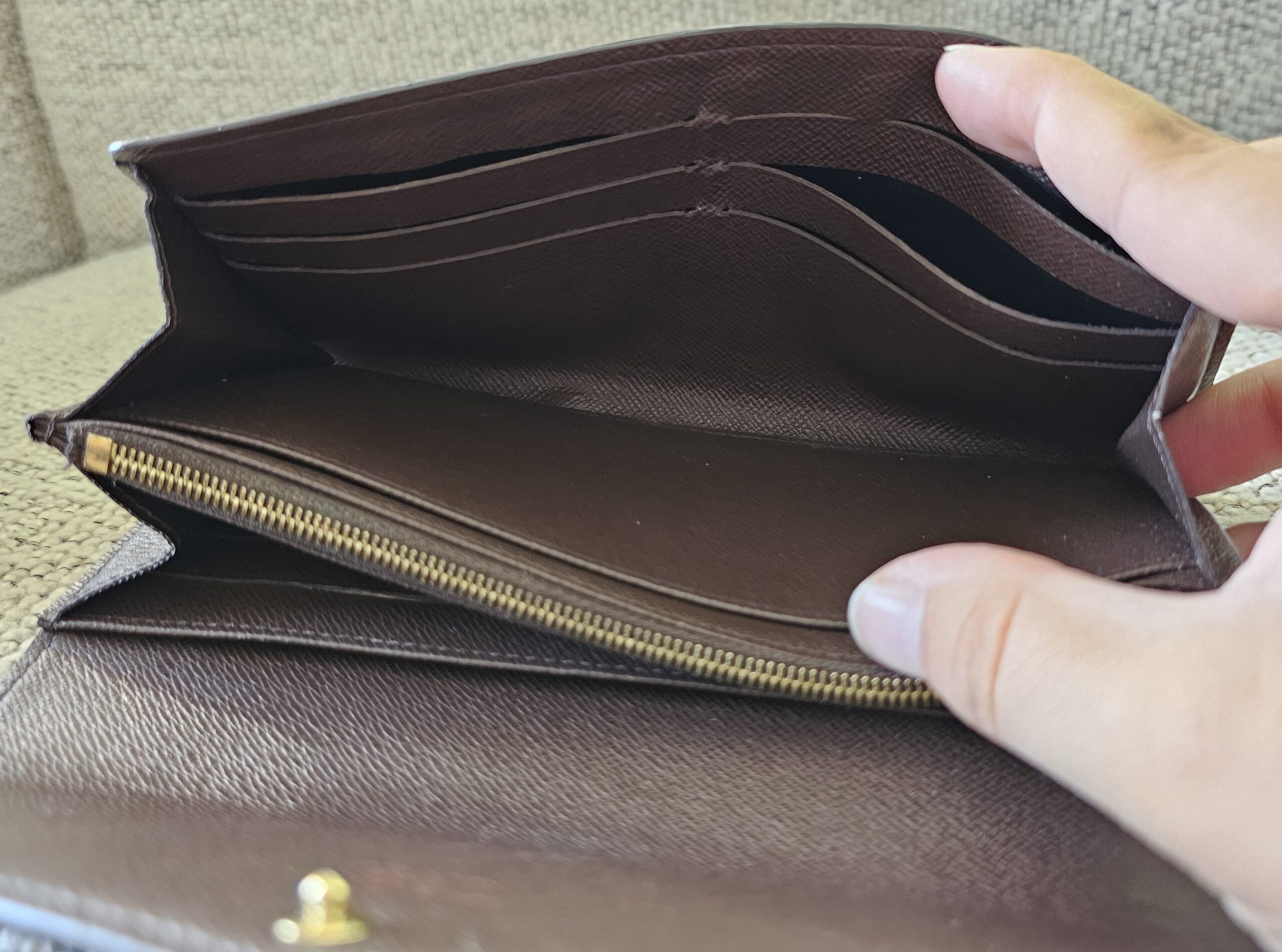 Sarah Damier Ebene Wallet - Image 20
