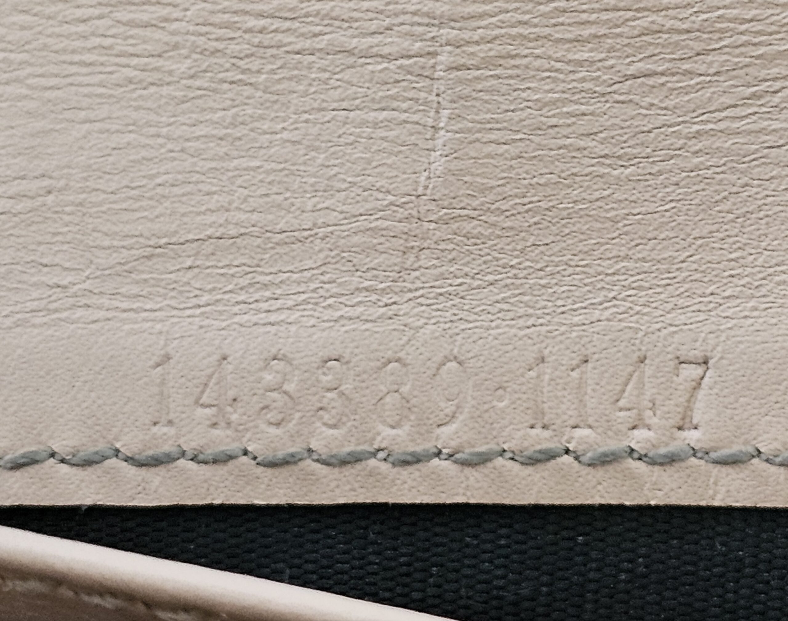Gucci Leather Continental Wallet - Image 18