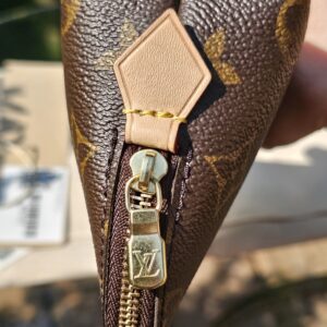 Cosmetic Pouch PM - Image 12