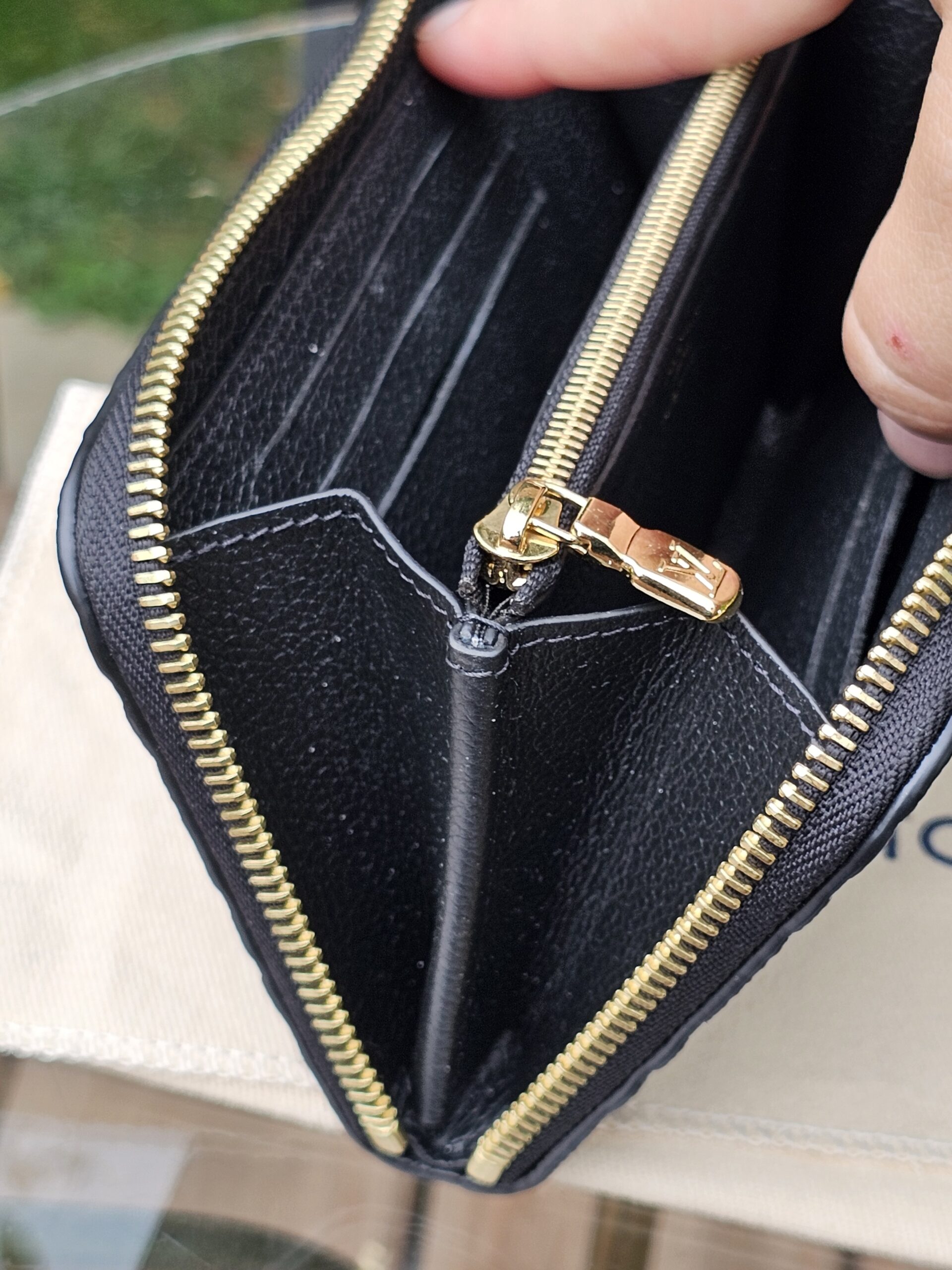 Margot Empreinte Black Wallet - Image 12