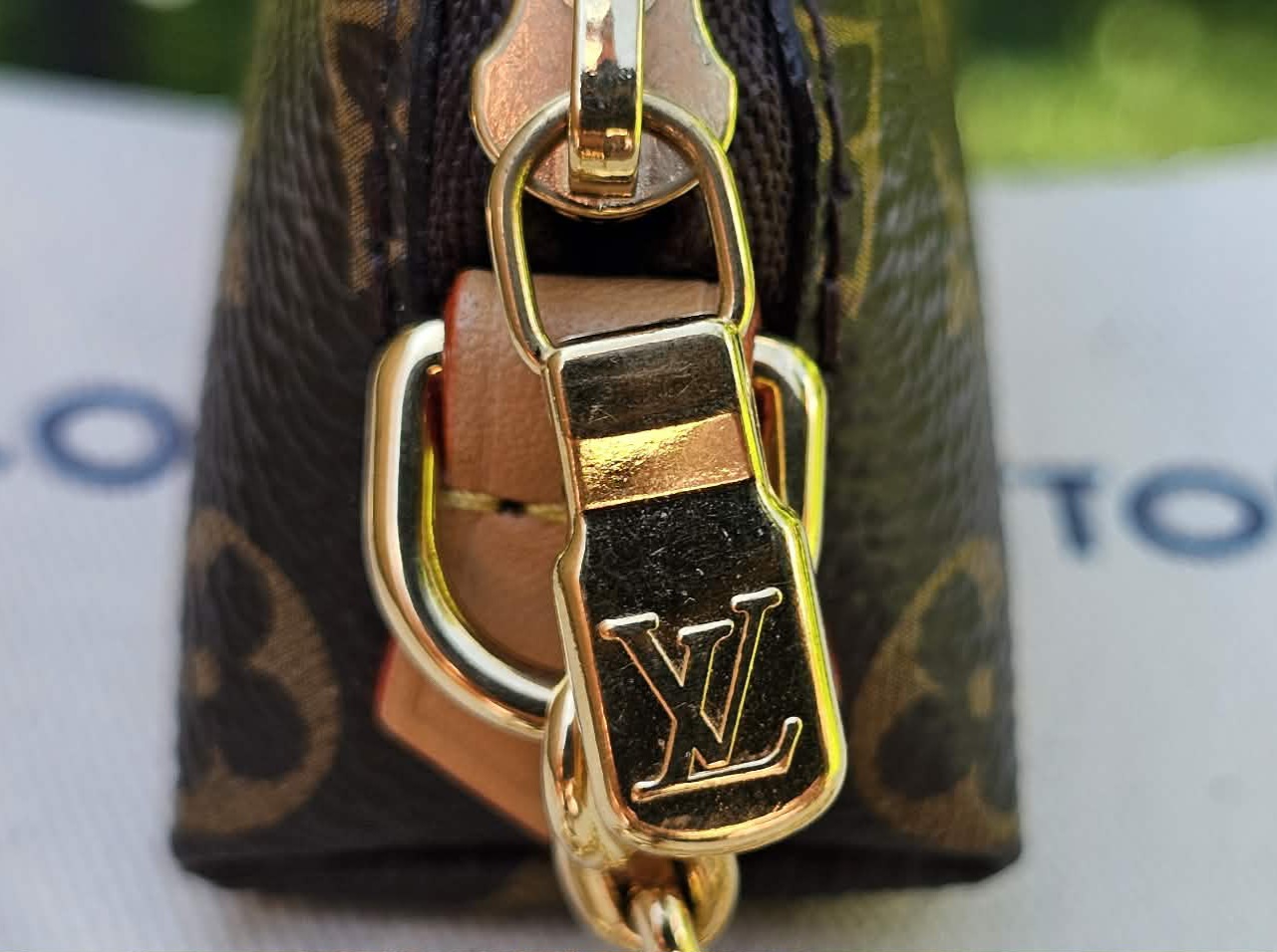 Cosmetic Purse - Image 9
