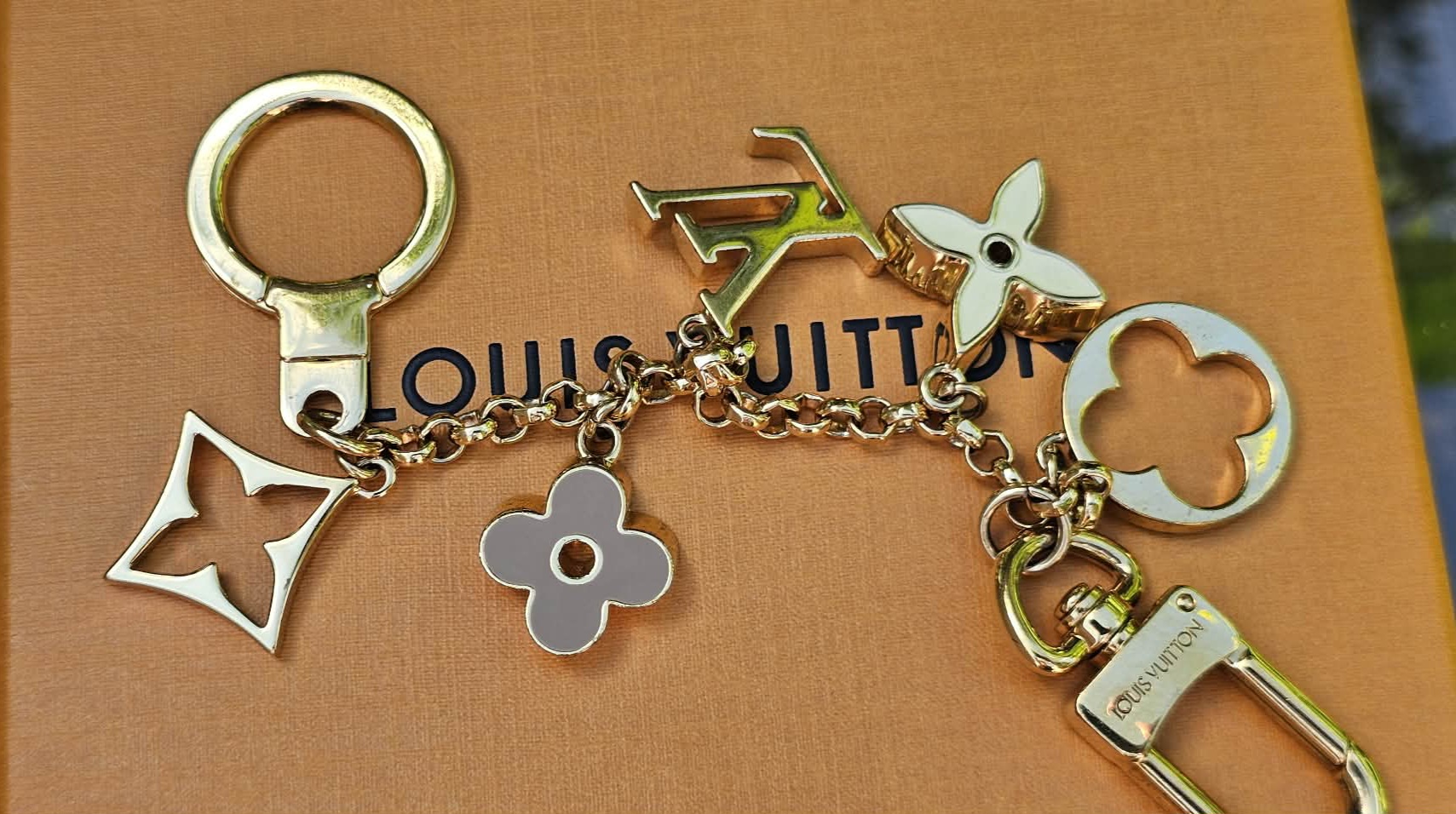 Fleur De Monogram Charm - Image 4