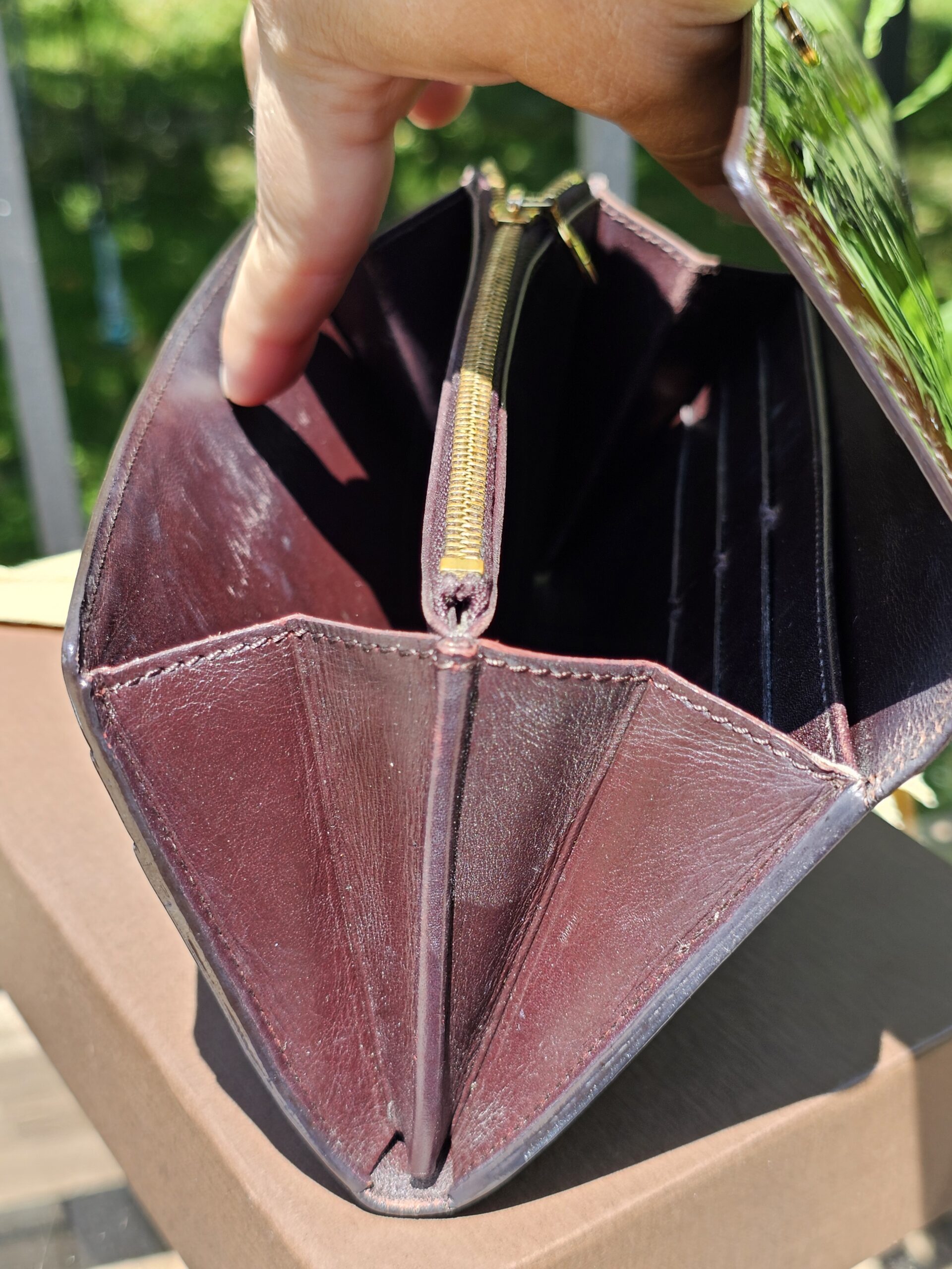 Louis Vuitton Vernis Leather Amarante - Image 18