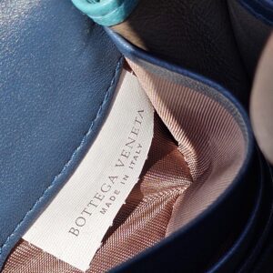 Bottega Veneta Intrecciato Weave Wallet on Strap - Image 19