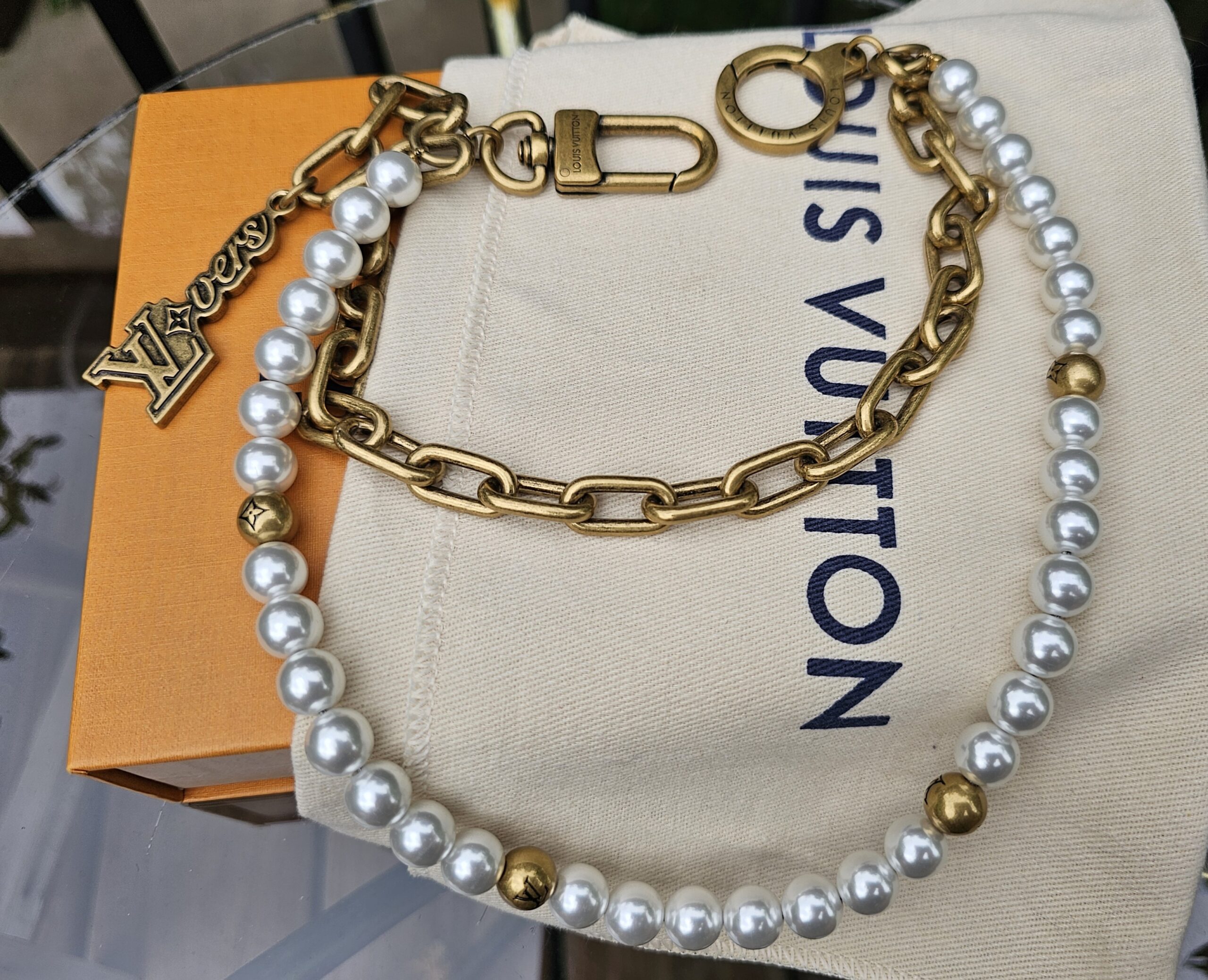 Pearl chains belt charm