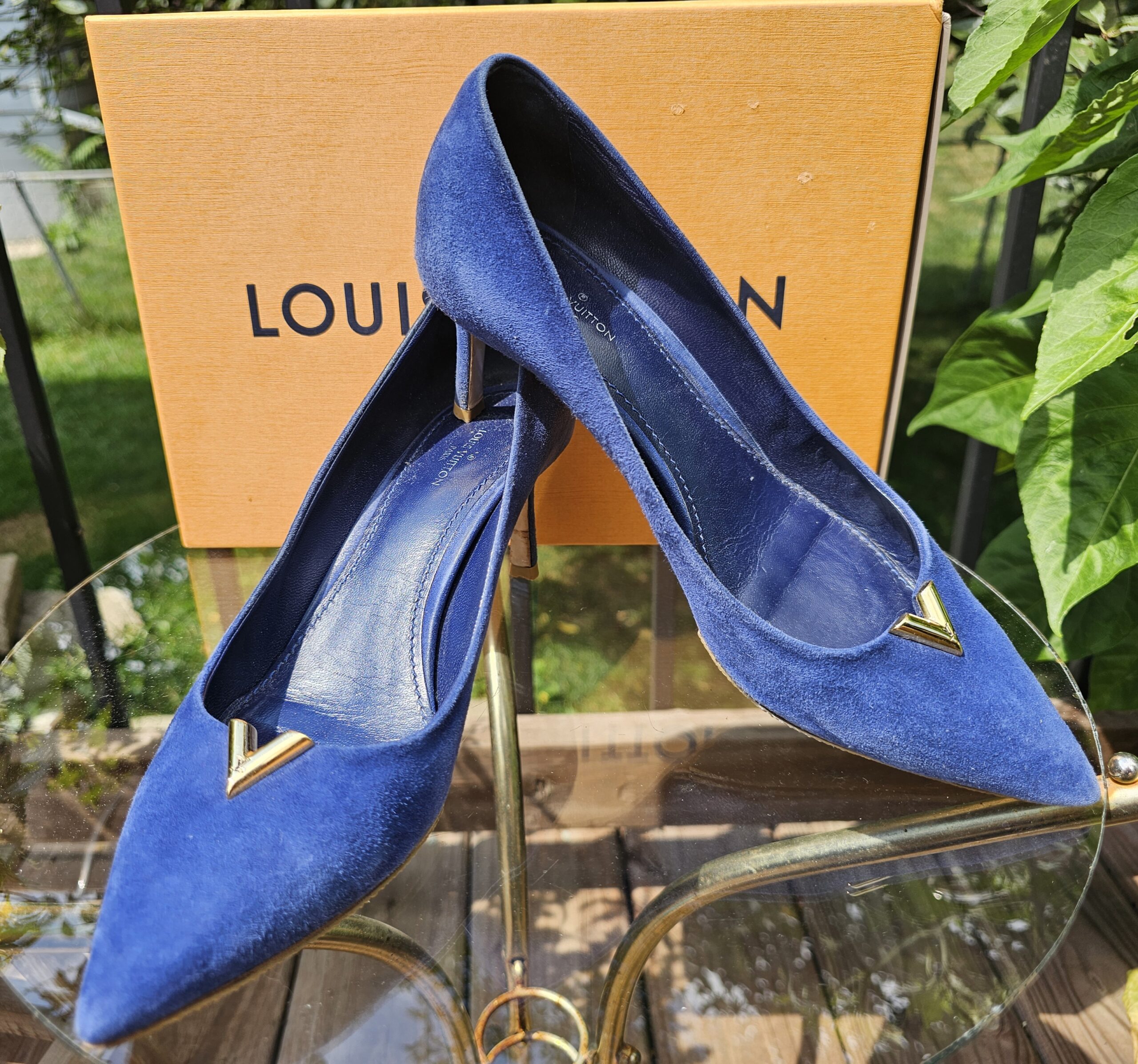 Louis Vuitton Kitten V Seude Heels