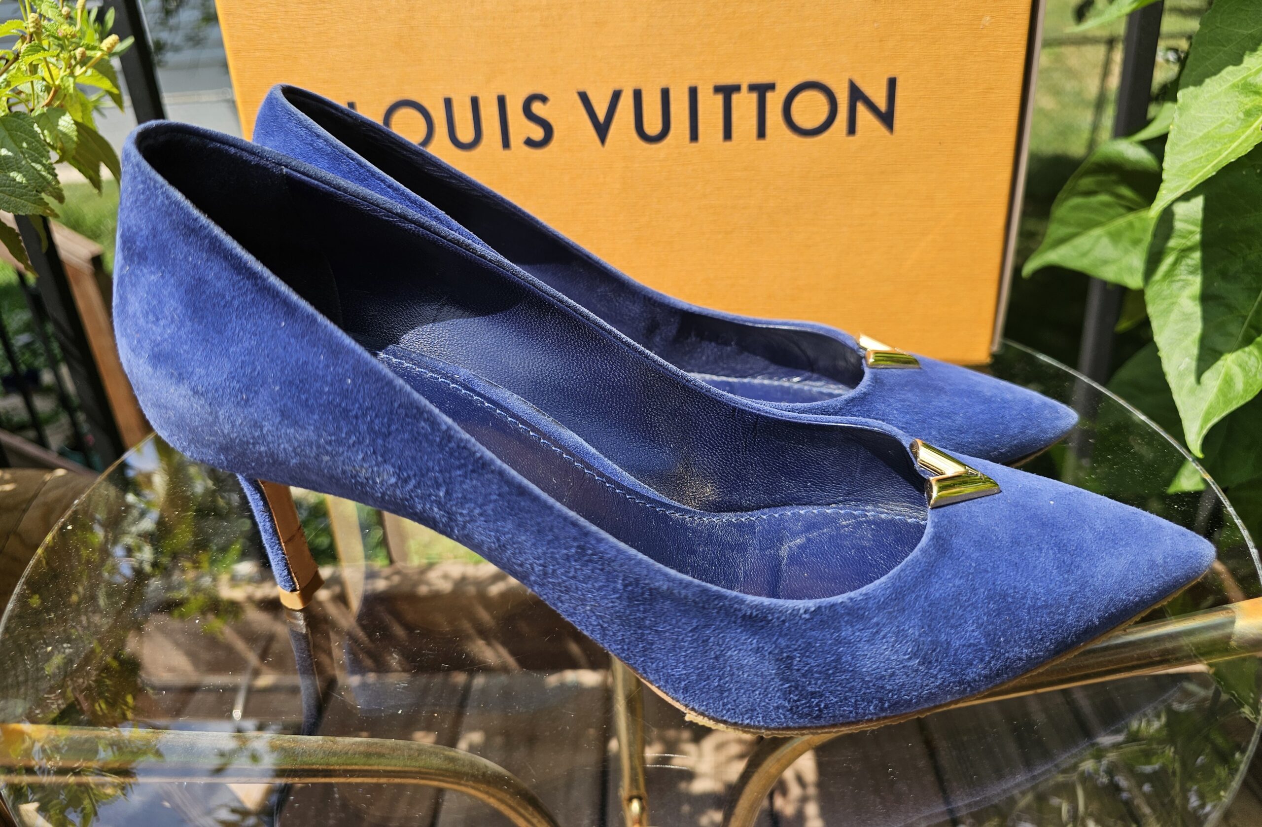 Louis Vuitton Kitten V Seude Heels - Image 4