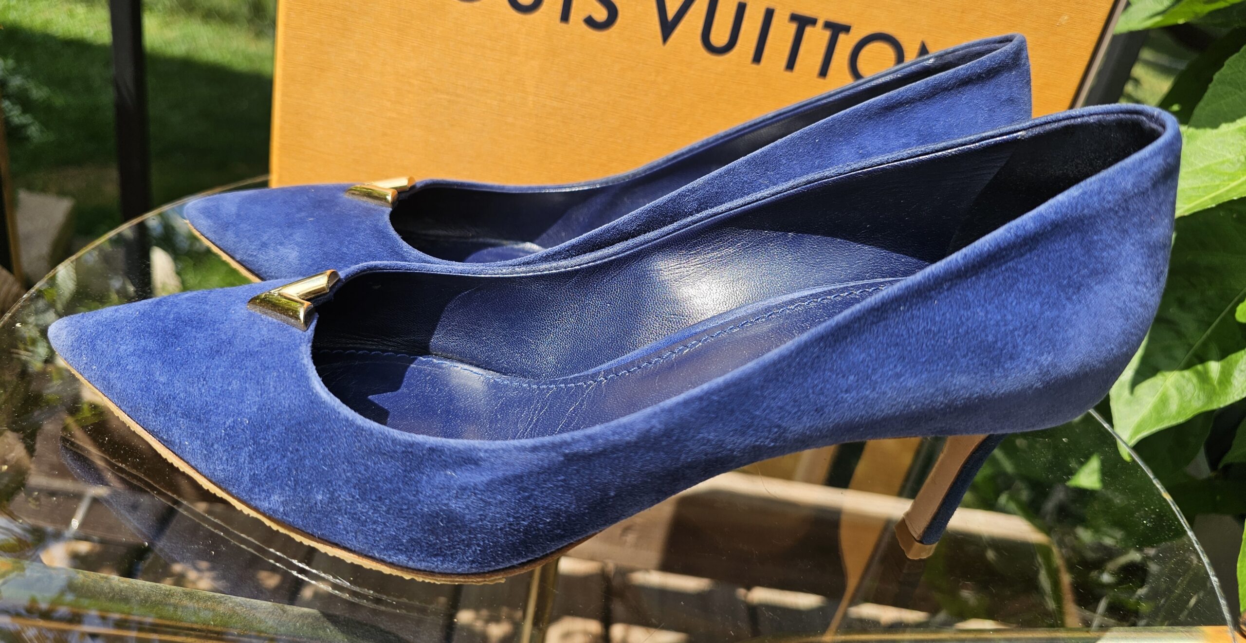 Louis Vuitton Kitten V Seude Heels - Image 6