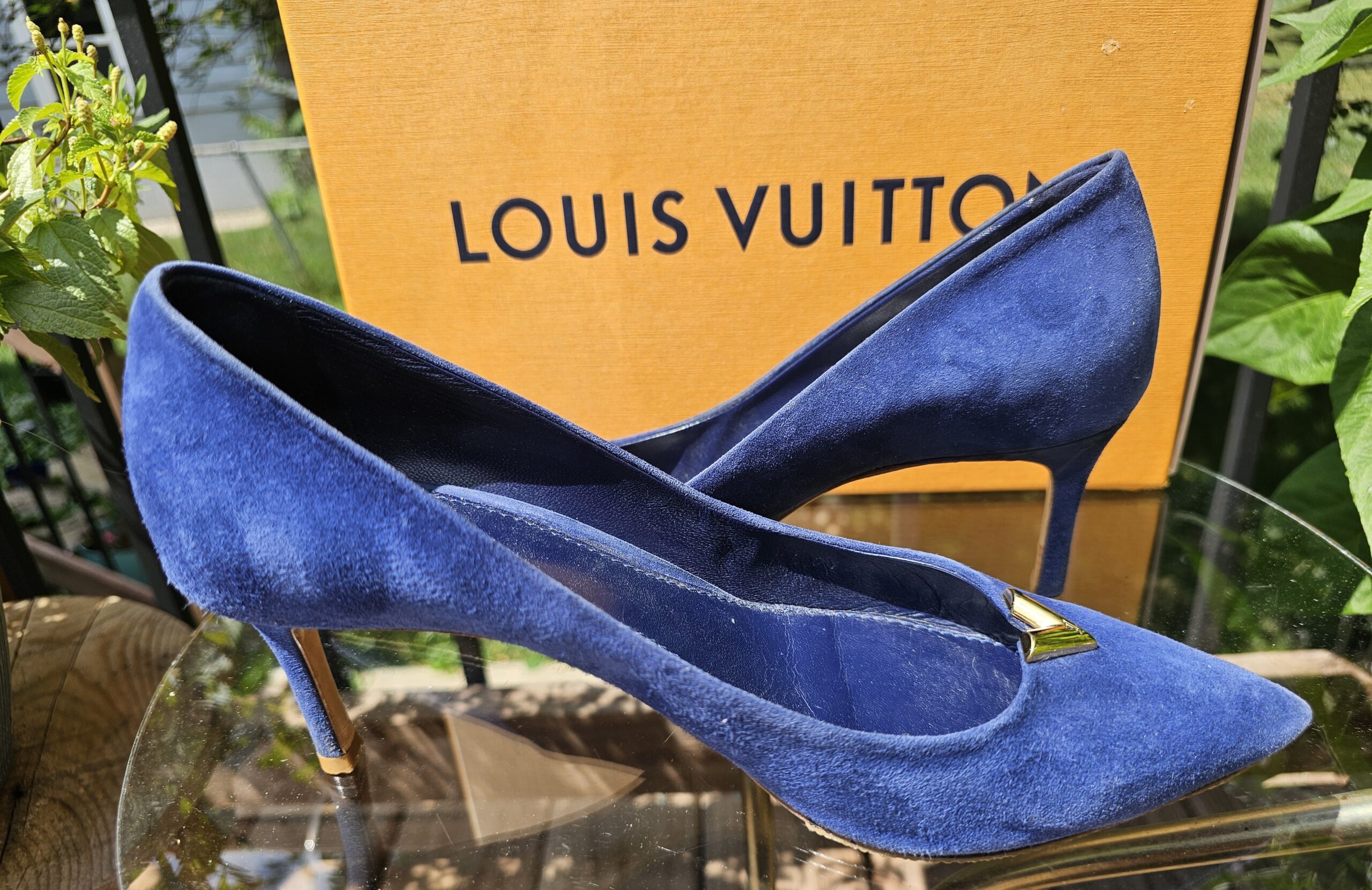 Louis Vuitton Kitten V Seude Heels - Image 7