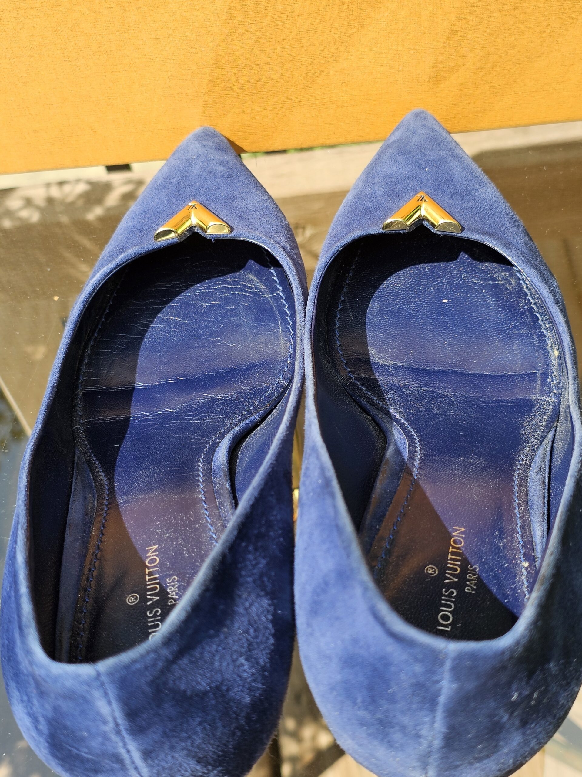 Louis Vuitton Kitten V Seude Heels - Image 9