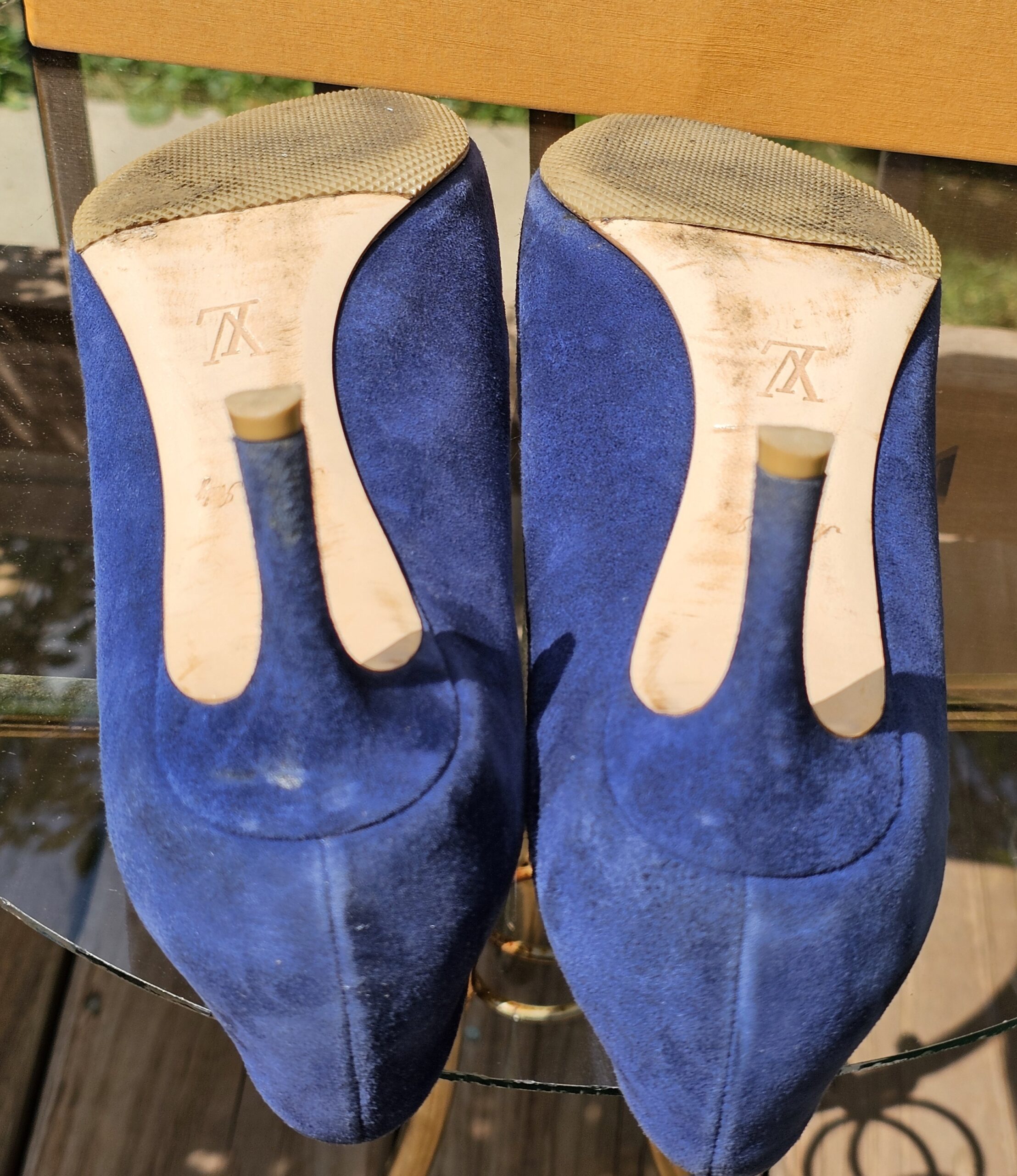 Louis Vuitton Kitten V Seude Heels - Image 11