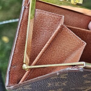 Kisslock Coin Wallet - Image 6