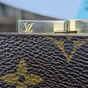 Kisslock Coin Wallet - Image 9