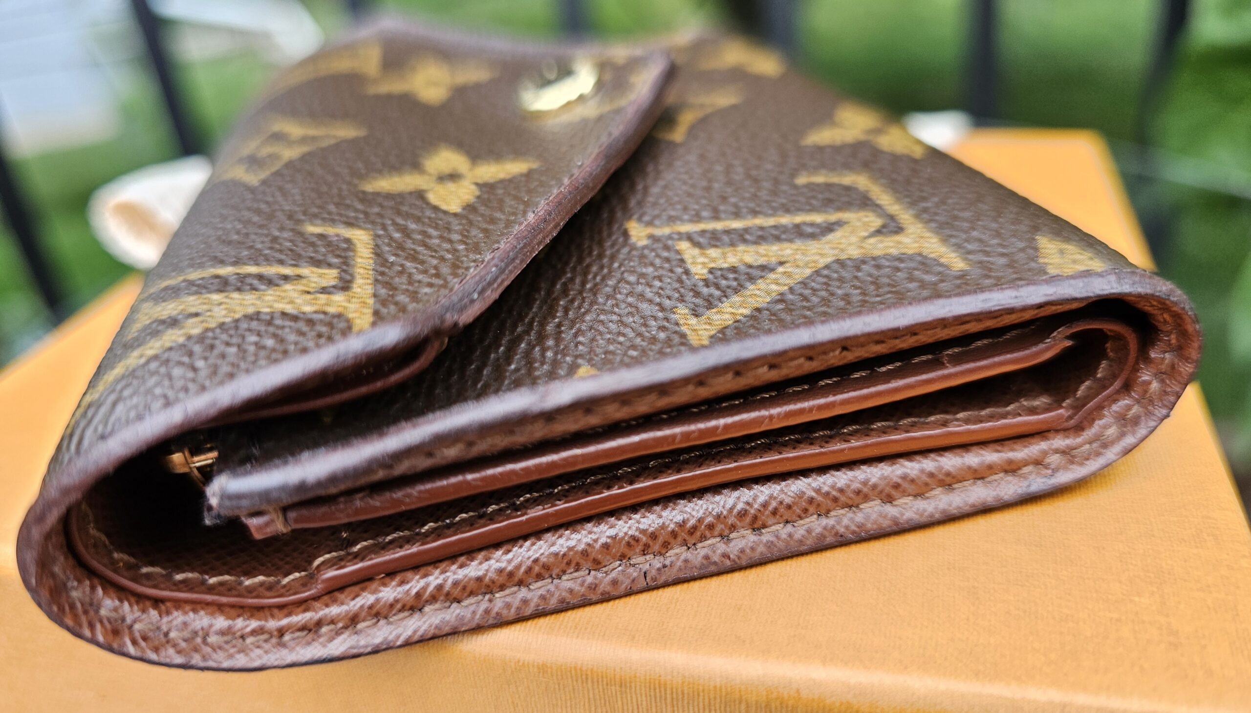 Louis Vuitton Victorine Monogram - Image 4
