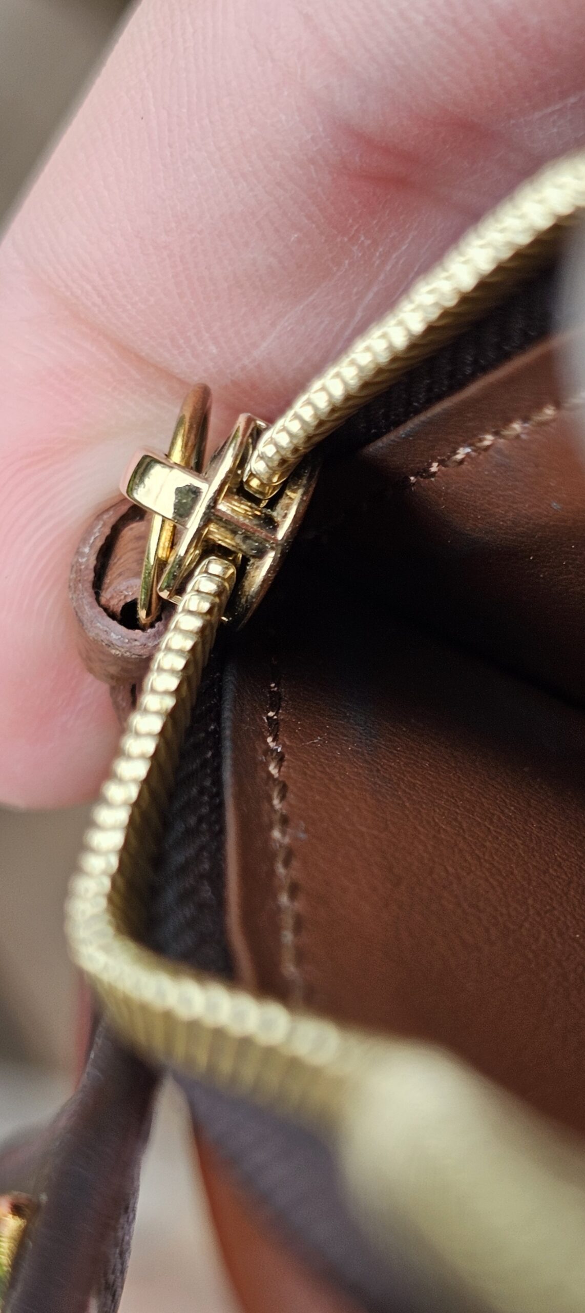 Louis Vuitton Victorine Monogram - Image 11