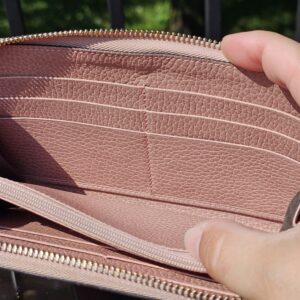 Gucci Interlocking Pink Zippy Wallet - Image 15