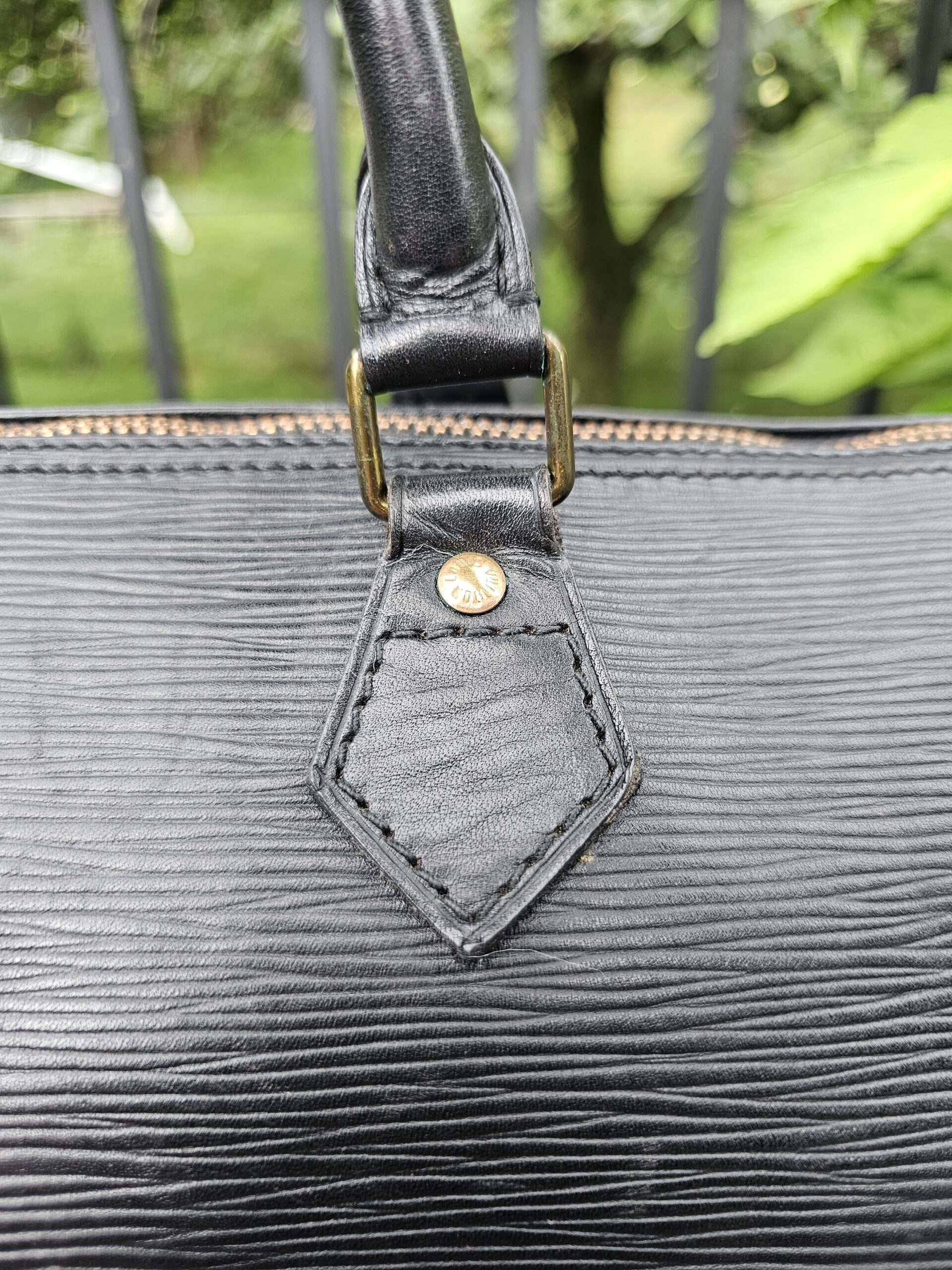 Louis Vuitton Speedy 35 Black Epi Leather Handbag Made in France - Image 15