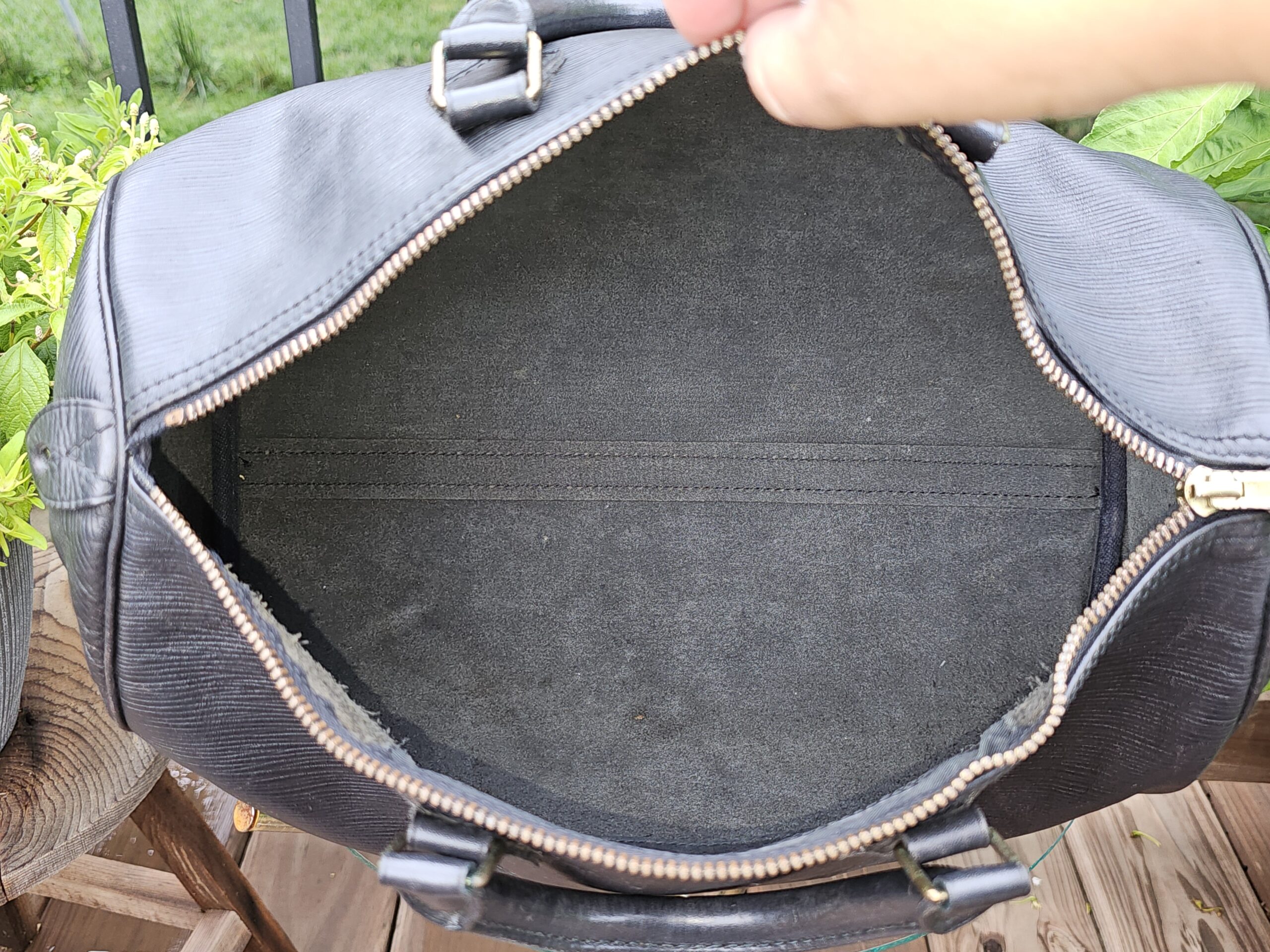 Louis Vuitton Speedy 35 Black Epi Leather Handbag Made in France - Image 23