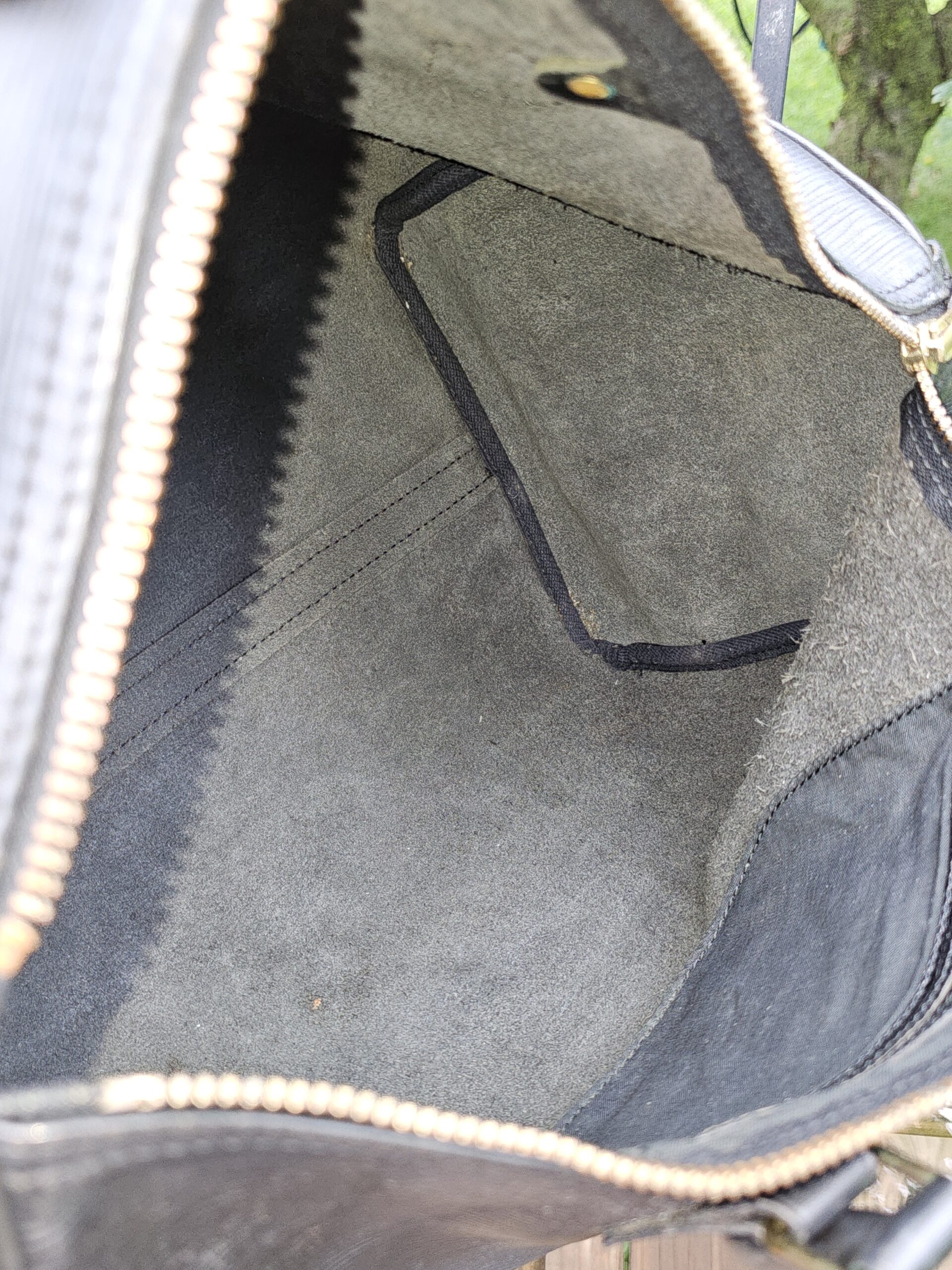 Louis Vuitton Speedy 35 Black Epi Leather Handbag Made in France - Image 25