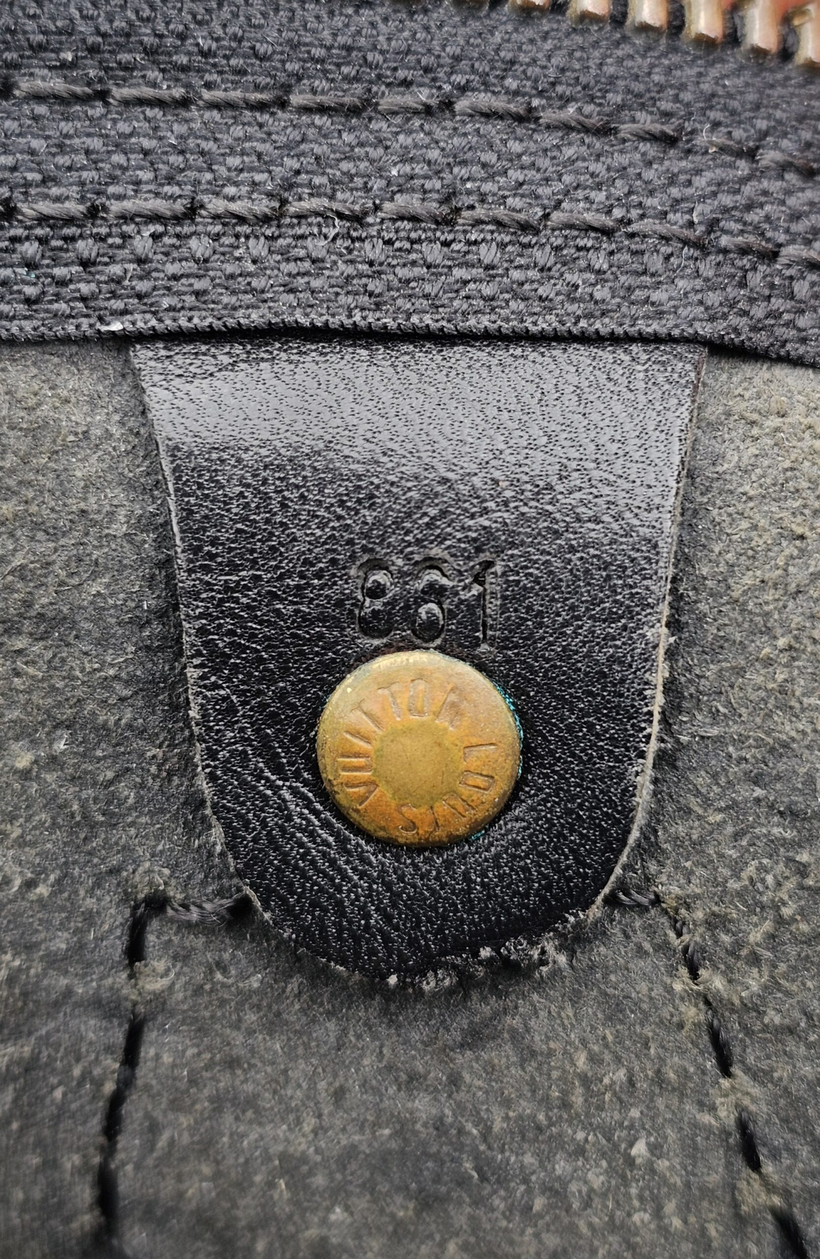 Louis Vuitton Speedy 35 Black Epi Leather Handbag Made in France - Image 28