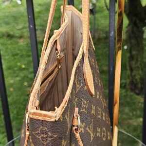Louis Vuitton Neverfull MM Monogram Canvas Tote Bag | Authentic Luxury Shoulder Bag | Classic Everyday Tote - Image 4