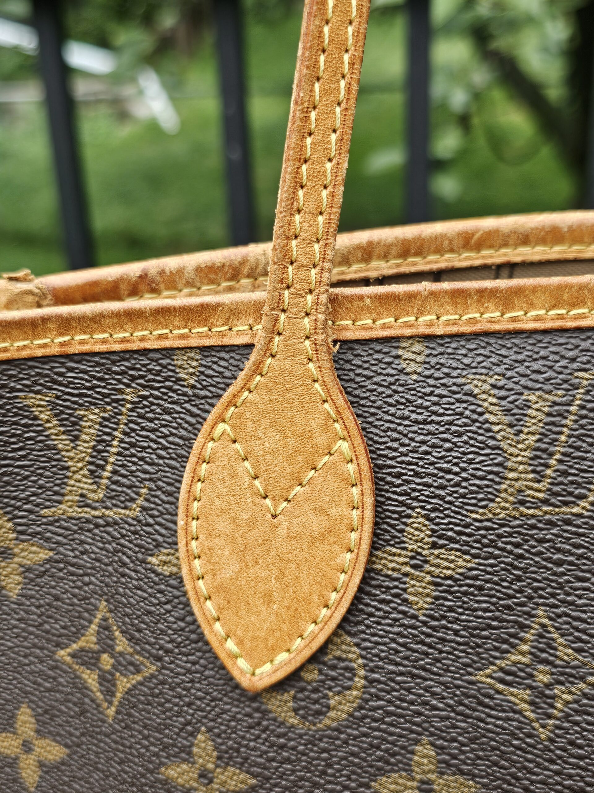 Louis Vuitton Neverfull MM Monogram Canvas Tote Bag | Authentic Luxury Shoulder Bag | Classic Everyday Tote - Image 7