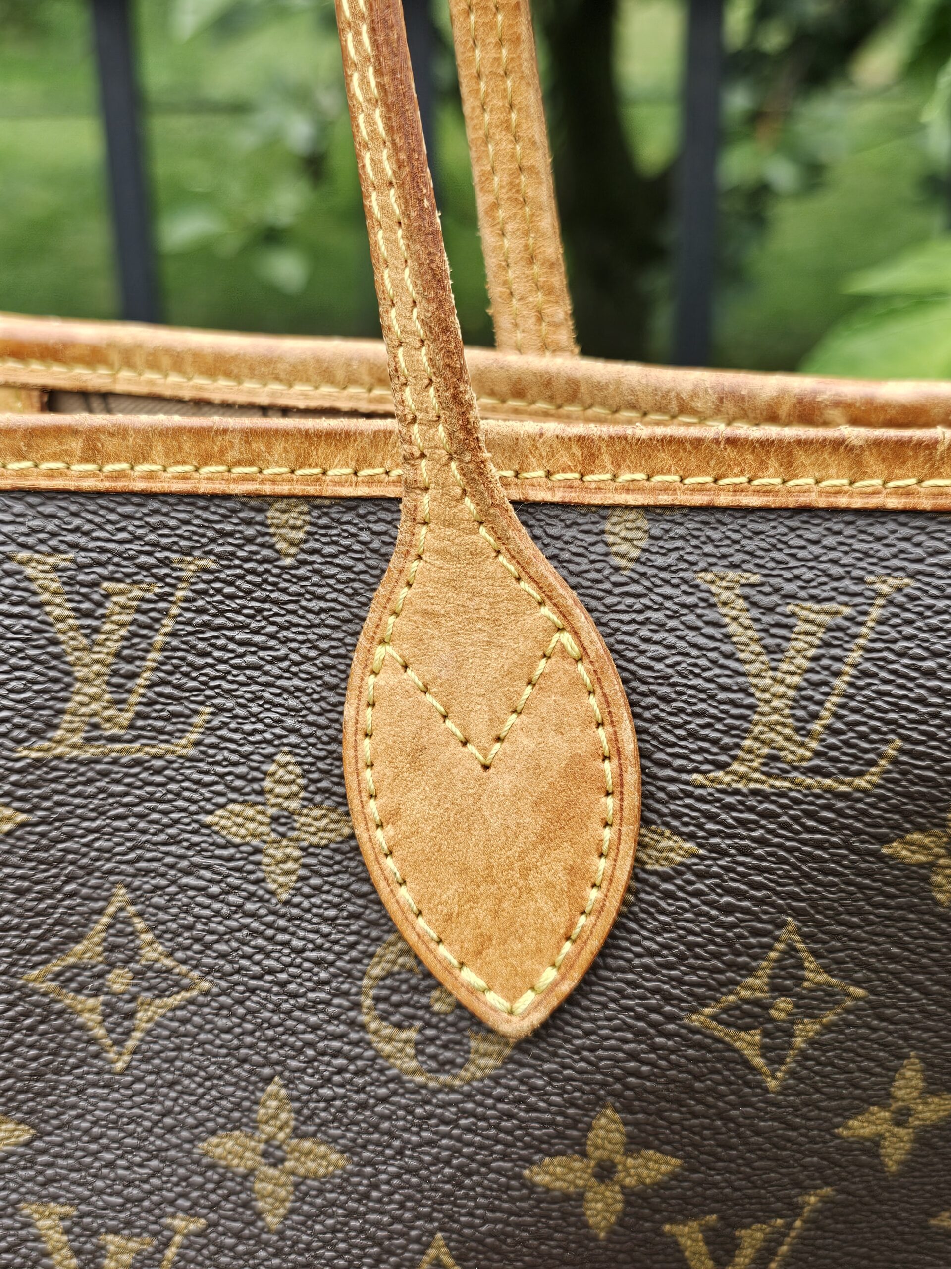 Louis Vuitton Neverfull MM Monogram Canvas Tote Bag | Authentic Luxury Shoulder Bag | Classic Everyday Tote - Image 8