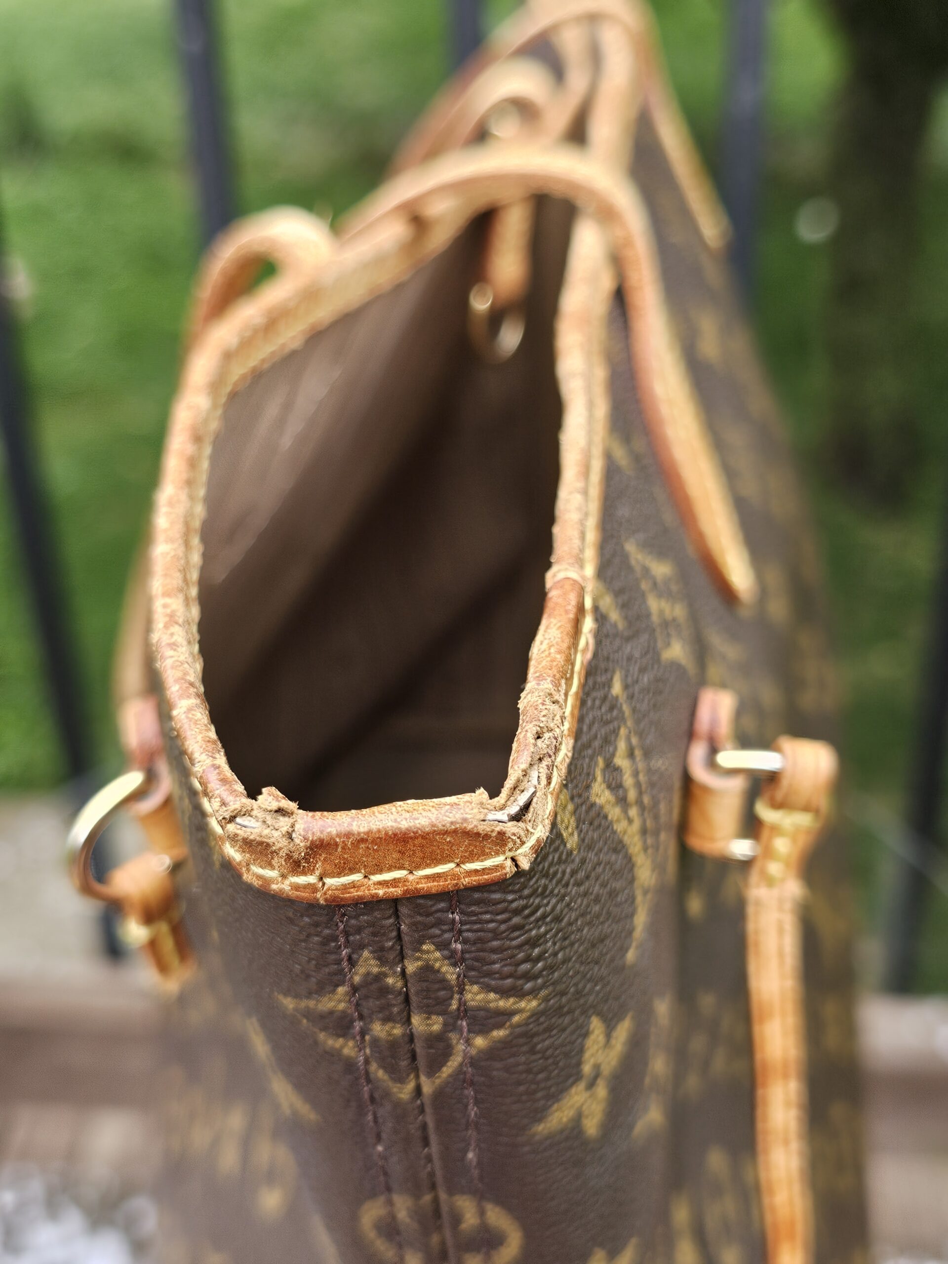 Louis Vuitton Neverfull MM Monogram Canvas Tote Bag | Authentic Luxury Shoulder Bag | Classic Everyday Tote - Image 11