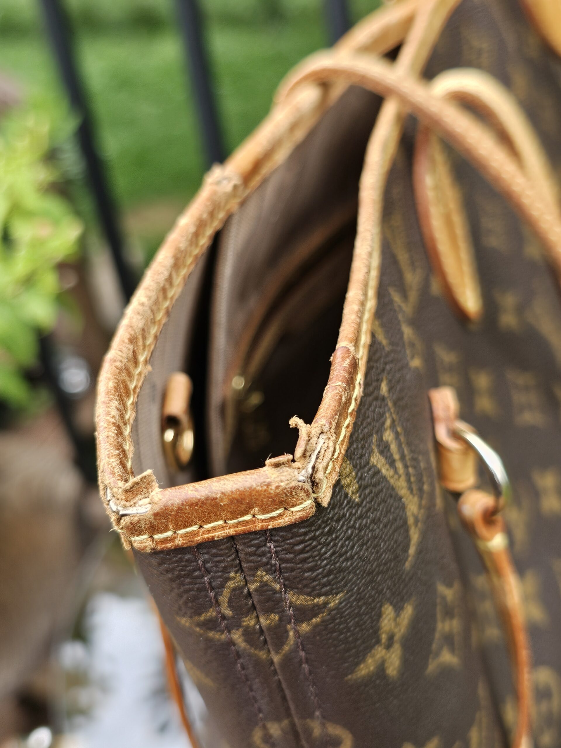 Louis Vuitton Neverfull MM Monogram Canvas Tote Bag | Authentic Luxury Shoulder Bag | Classic Everyday Tote - Image 12