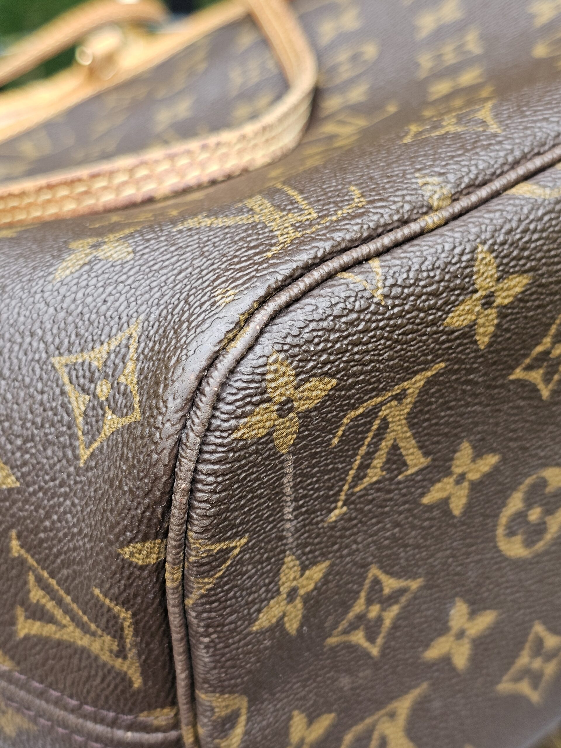 Louis Vuitton Neverfull MM Monogram Canvas Tote Bag | Authentic Luxury Shoulder Bag | Classic Everyday Tote - Image 22