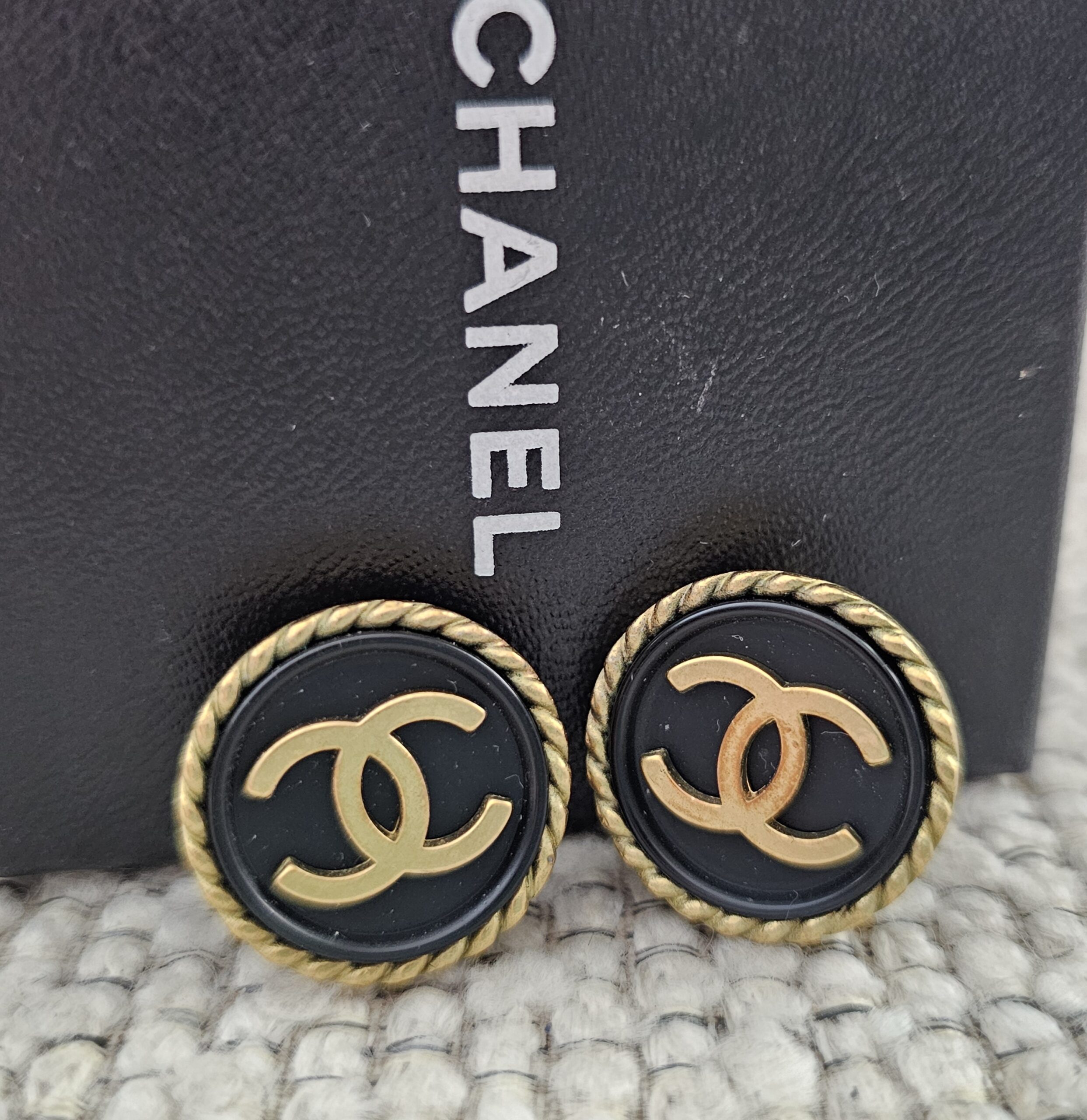 Chanel CC Vintage Clip On Earrings