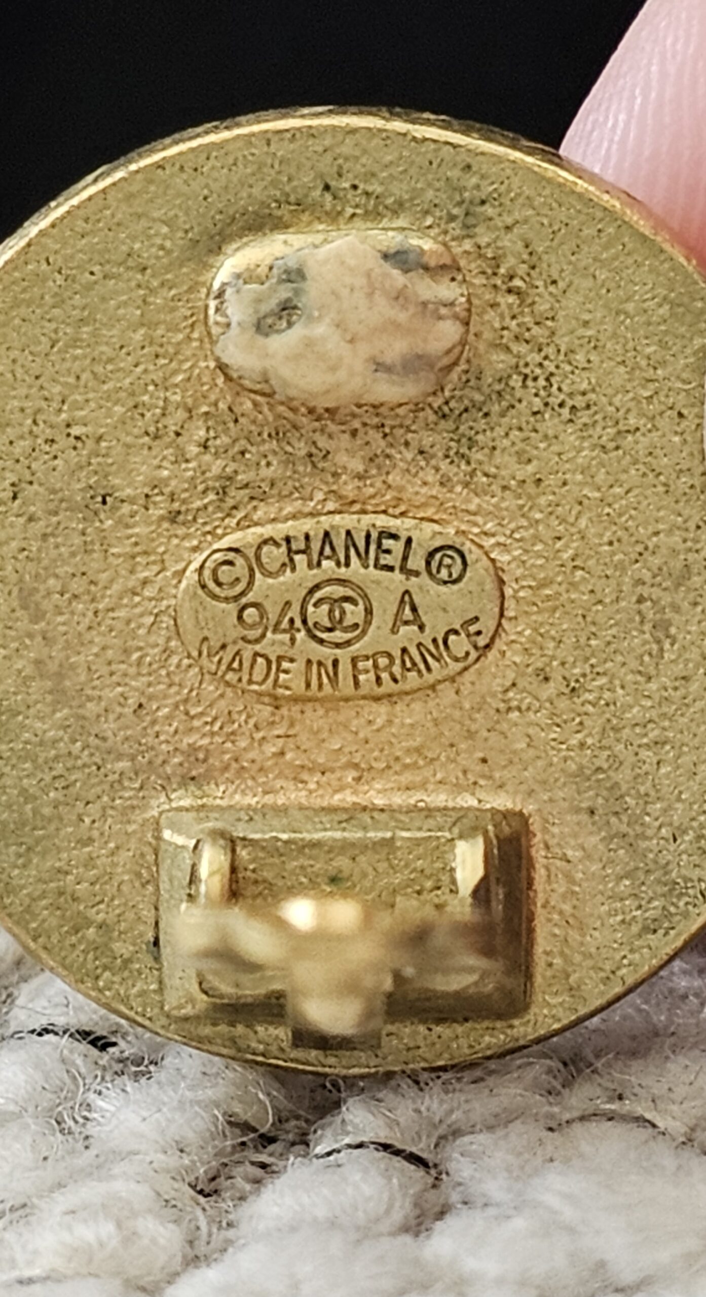 Chanel CC Vintage Clip On Earrings - Image 7