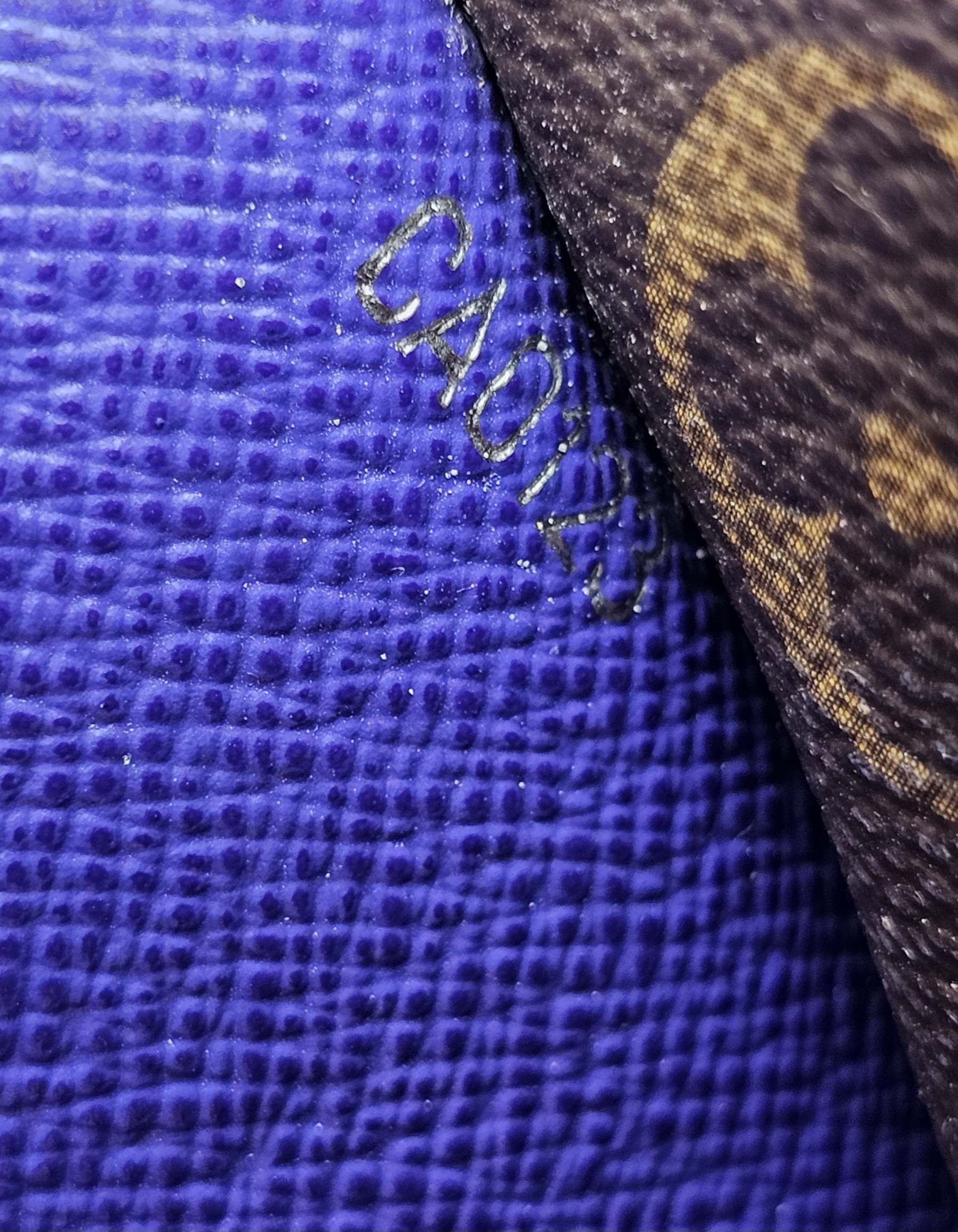 Louis Vuitton Marie Lou Long Wallet in Epi Figue - Image 17