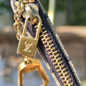 Louis Vuitton Min Lin Key Pouch Navy - Image 8