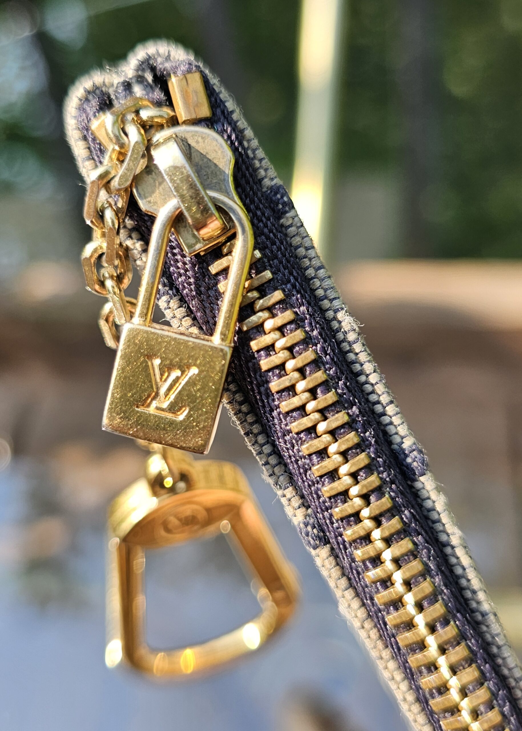 Louis Vuitton Min Lin Key Pouch Navy - Image 8