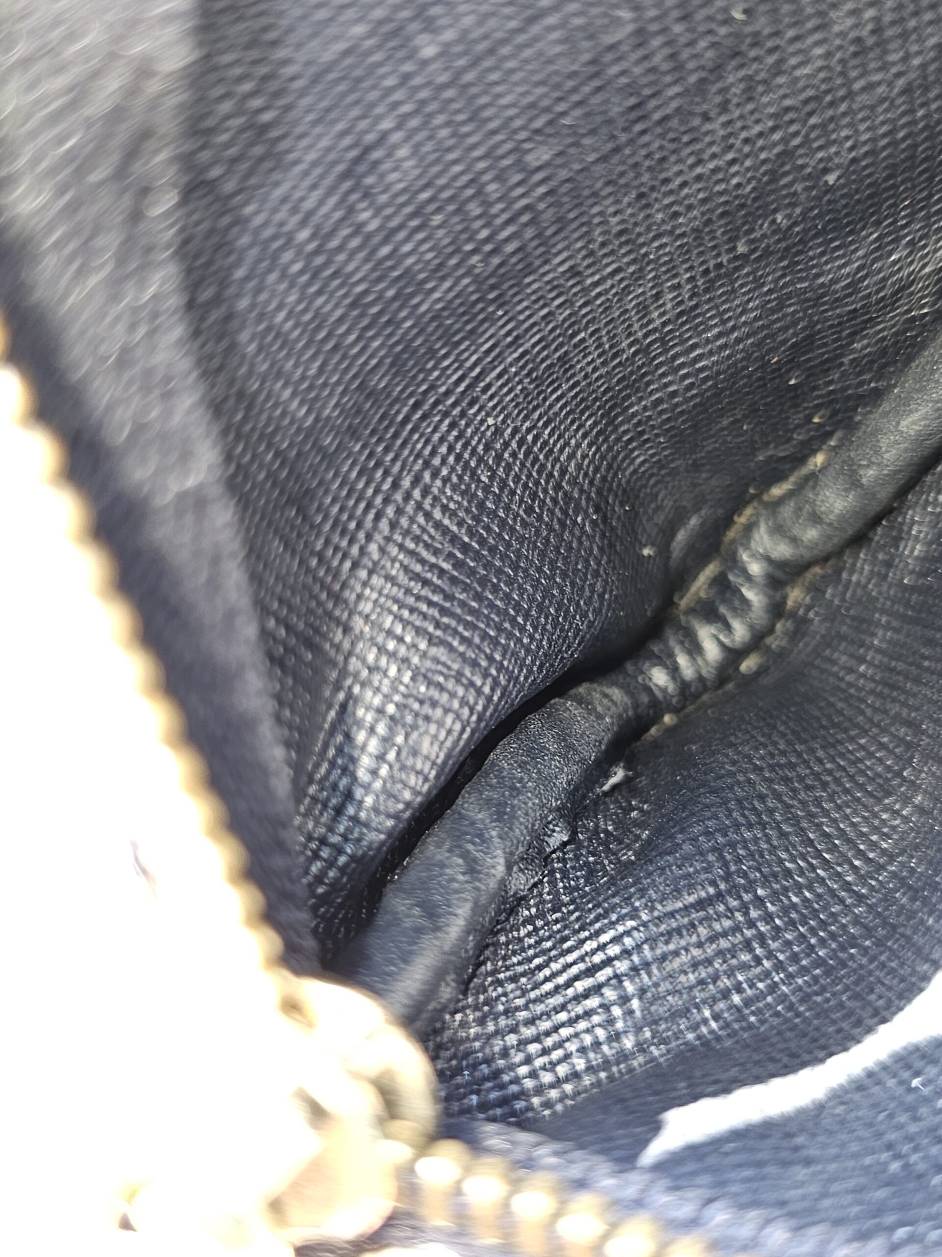 Louis Vuitton Min Lin Key Pouch Navy - Image 12