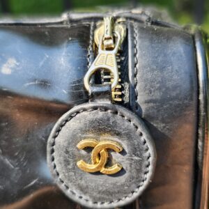 Vintage Chanel Patent Leather Vanity Case Black - Image 12