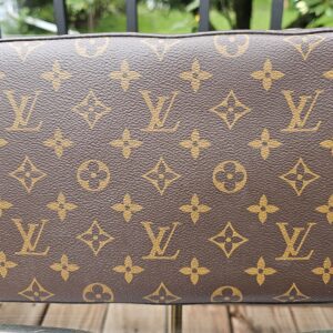 Base of the Louis Vuitton Monogram NeoNoe MM in Monogram coated canvas