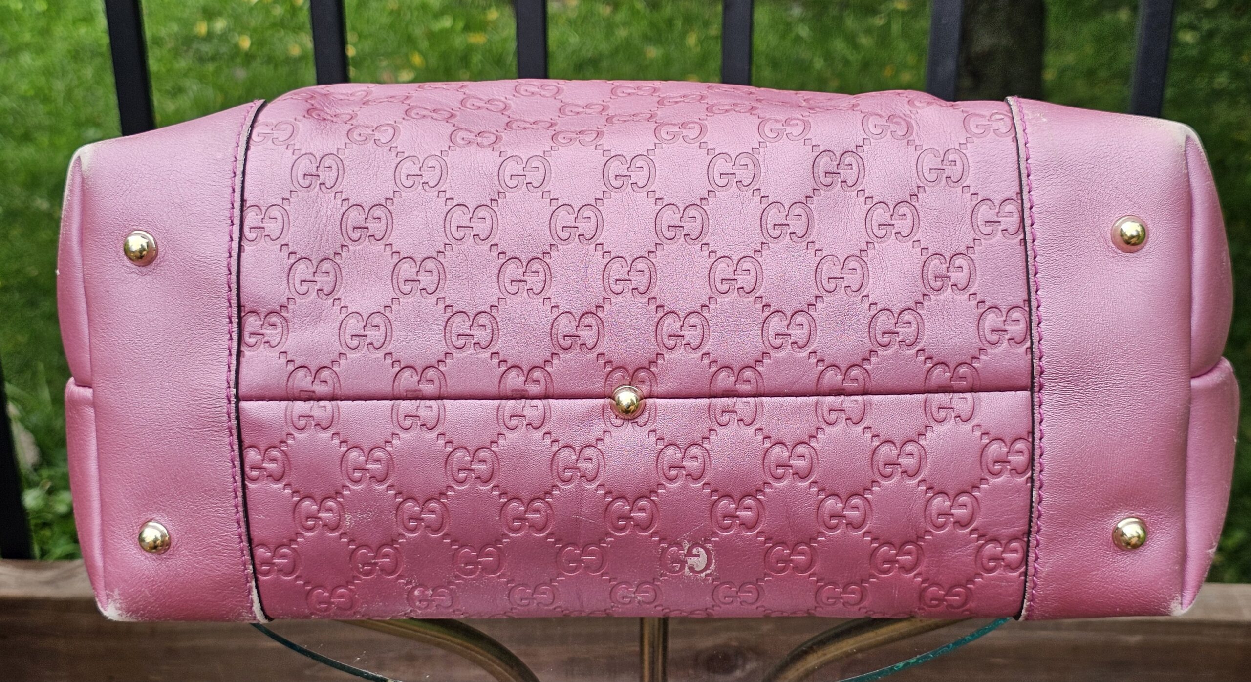 Base of the Gucci Guccissima Heart Bit tote with protective metal feet