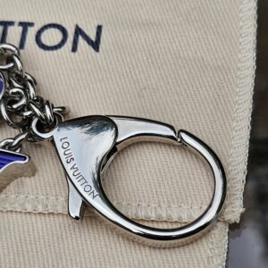 Louis Vuitton Fleur D Epi Charm in Epi Figue - Image 4